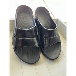 OOFOS Ooahh Luxe Black Recovery Slide Women's Size 9 / Men’s Sz 7